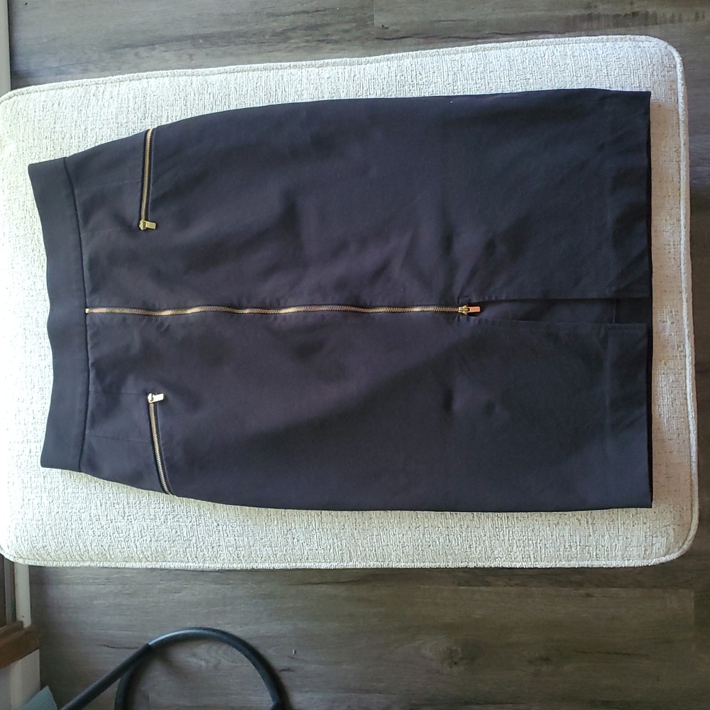 Banana Republic Fitted High Waisted *Stretchy* Black Pencil Skirt With Zippers